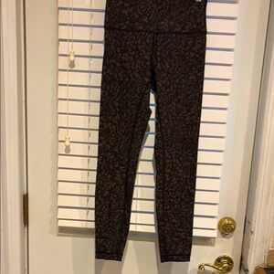 Lululemon 25”wunder train size 4 leggings